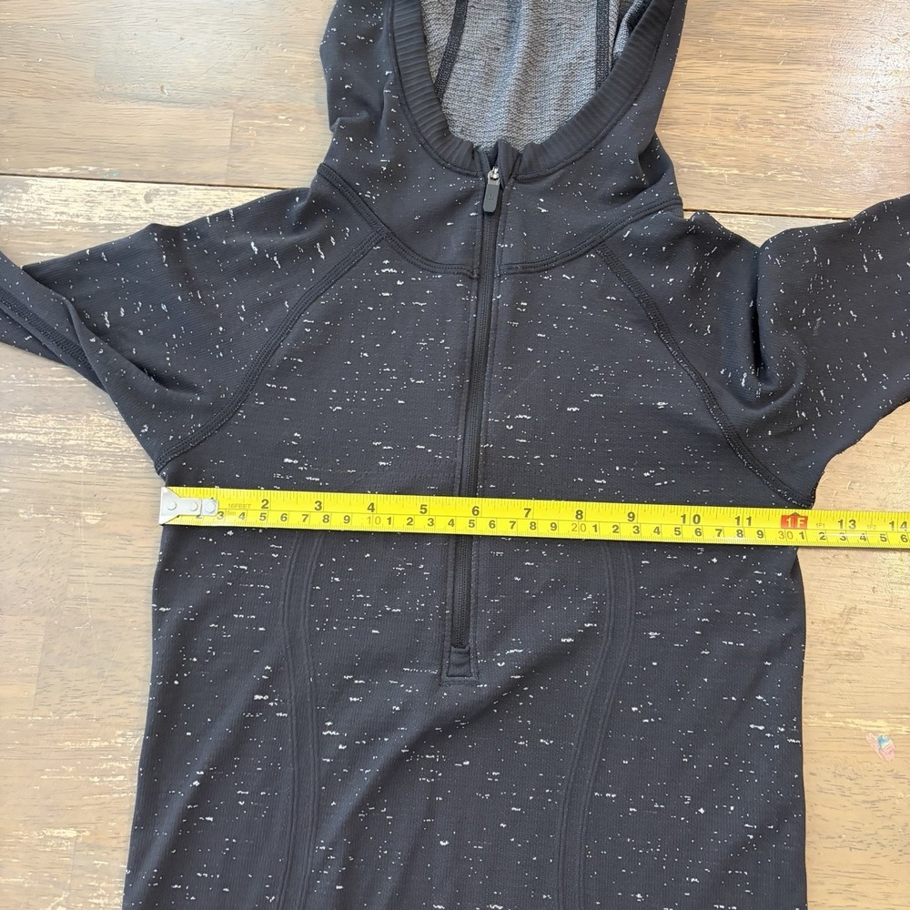 Lululemon Women's Size 2 Swiftly Tech Black 1/2 Zip Performance Shirt Top Hoodie - Picture 7 of 9